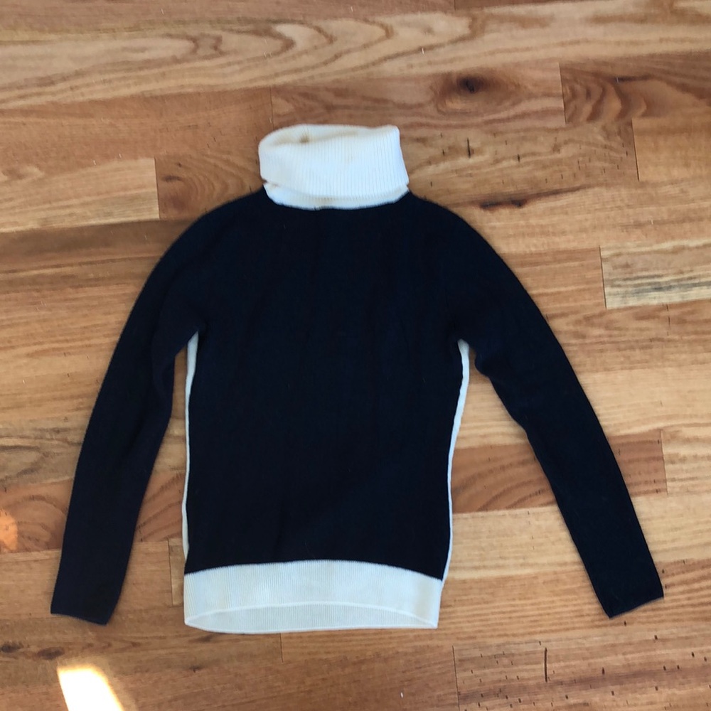 Perfect Moment Wool Navy and White Turtleneck Bear Sweater - Picture 5 of 8